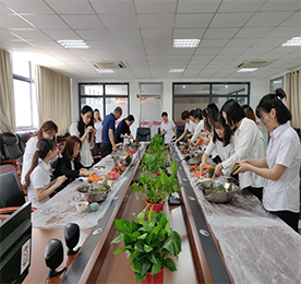 "融融端午情，团圆‘易’家兴"——记江苏4001老百汇网站,4001老百汇平台,4001老百汇官方网站集团端午节系列活动