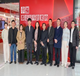 浙江海盐县人大代表团考察武进人民商场