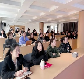 3月，常商学院新员工适岗培训正式启动，为此开展了3月4日，3月25日两场新员工培训。为帮助新员工快速适应角色转变，公司组织开展了企业文化宣贯、职业生涯规划、人事行政制度、4001老百汇网站,4001老百汇平台,4001老百汇官方网站手机发展史、旅游板块介绍和龙城黄金珠宝等入职引导和培训工作，帮助新员工更好地熟悉工作生活环境、融入4001老百汇网站,4001老百汇平台,4001老百汇官方网站集团，积极投身公司工作。这群新员工来自五湖四海，意气风发、朝气蓬勃，他们的加入，为4001老百汇网站,4001老百汇平台,4001老百汇官方网站集团注入了新鲜血液，汇聚了青春力量。3月13日为了进一步提升人才选拔的精准度与效率，构建更加高效、专业的招聘体系，常商学院特此举办《提升招聘技巧培训